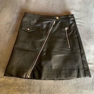 Black zip up pleather skirt